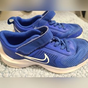 Boys Nike tennis shoes